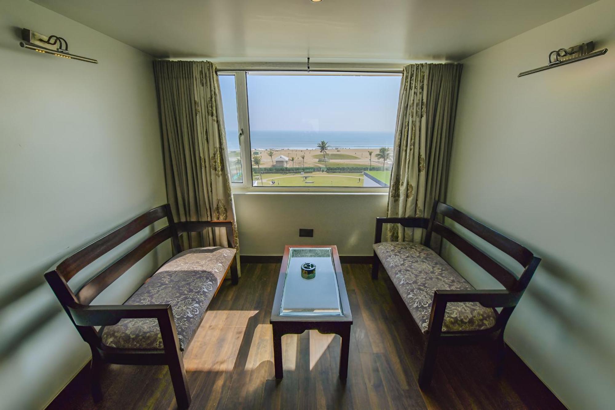 Hotel Holiday Resort Puri Ngoại thất bức ảnh