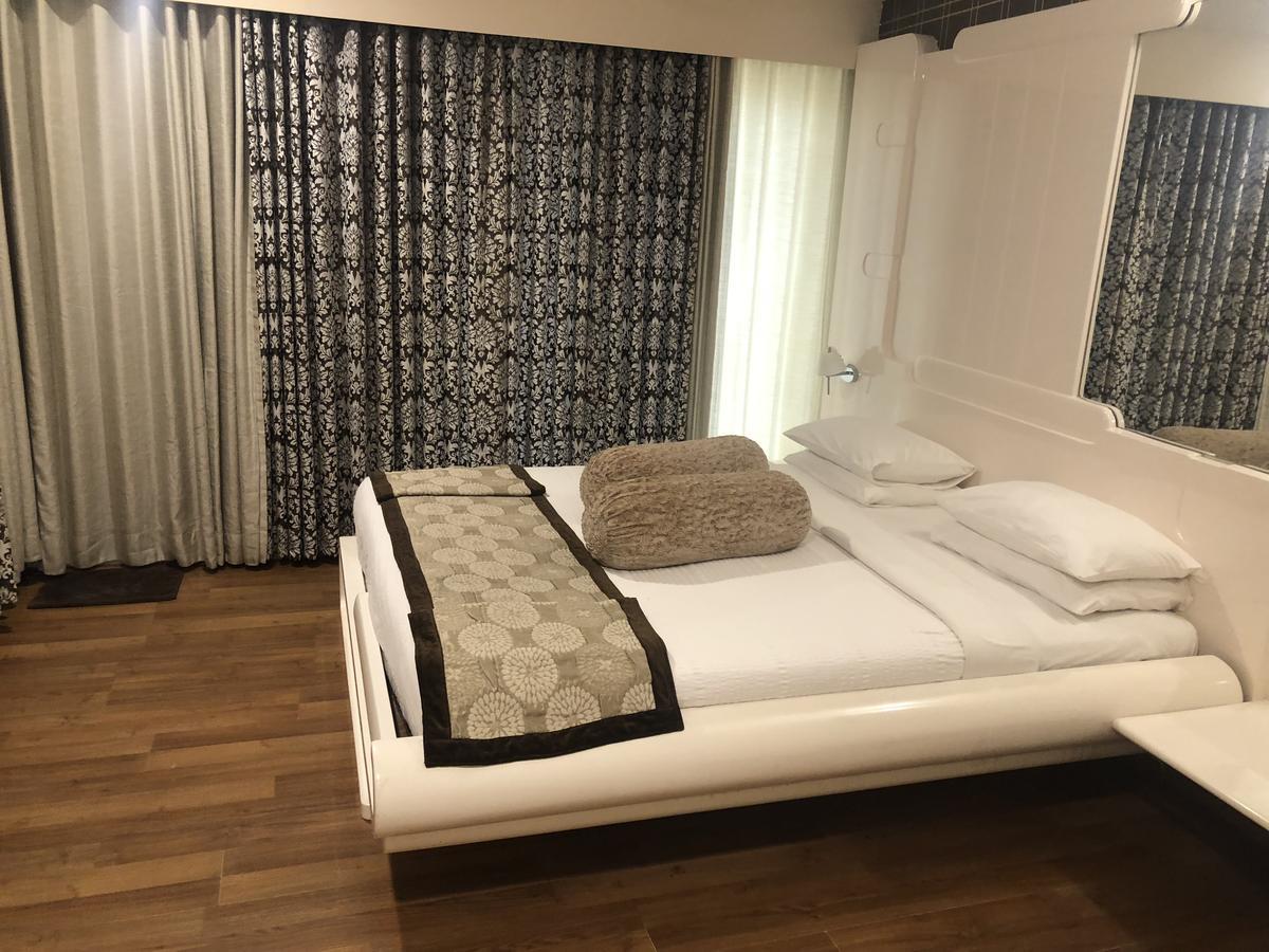 Hotel Holiday Resort Puri Ngoại thất bức ảnh