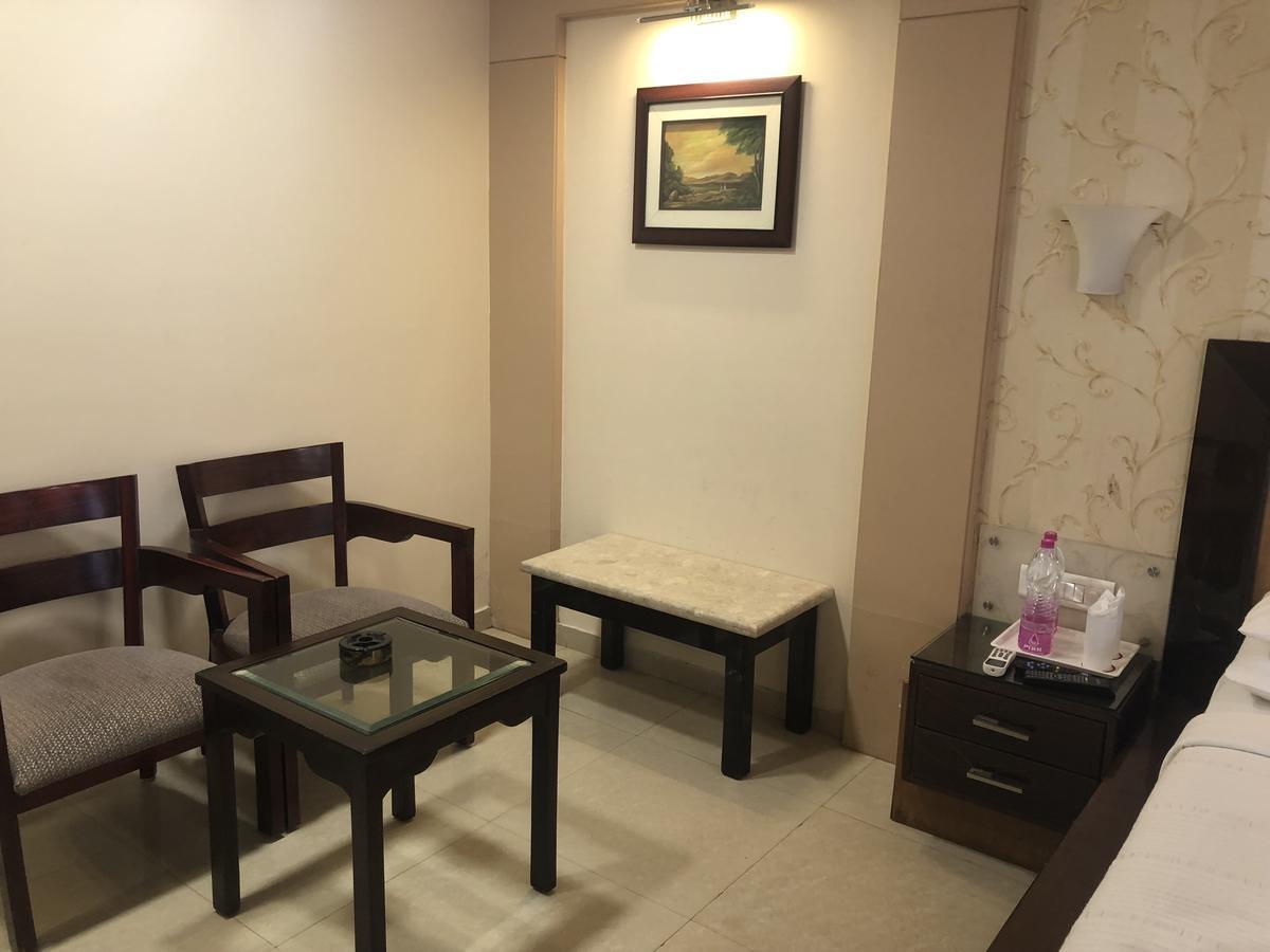 Hotel Holiday Resort Puri Ngoại thất bức ảnh